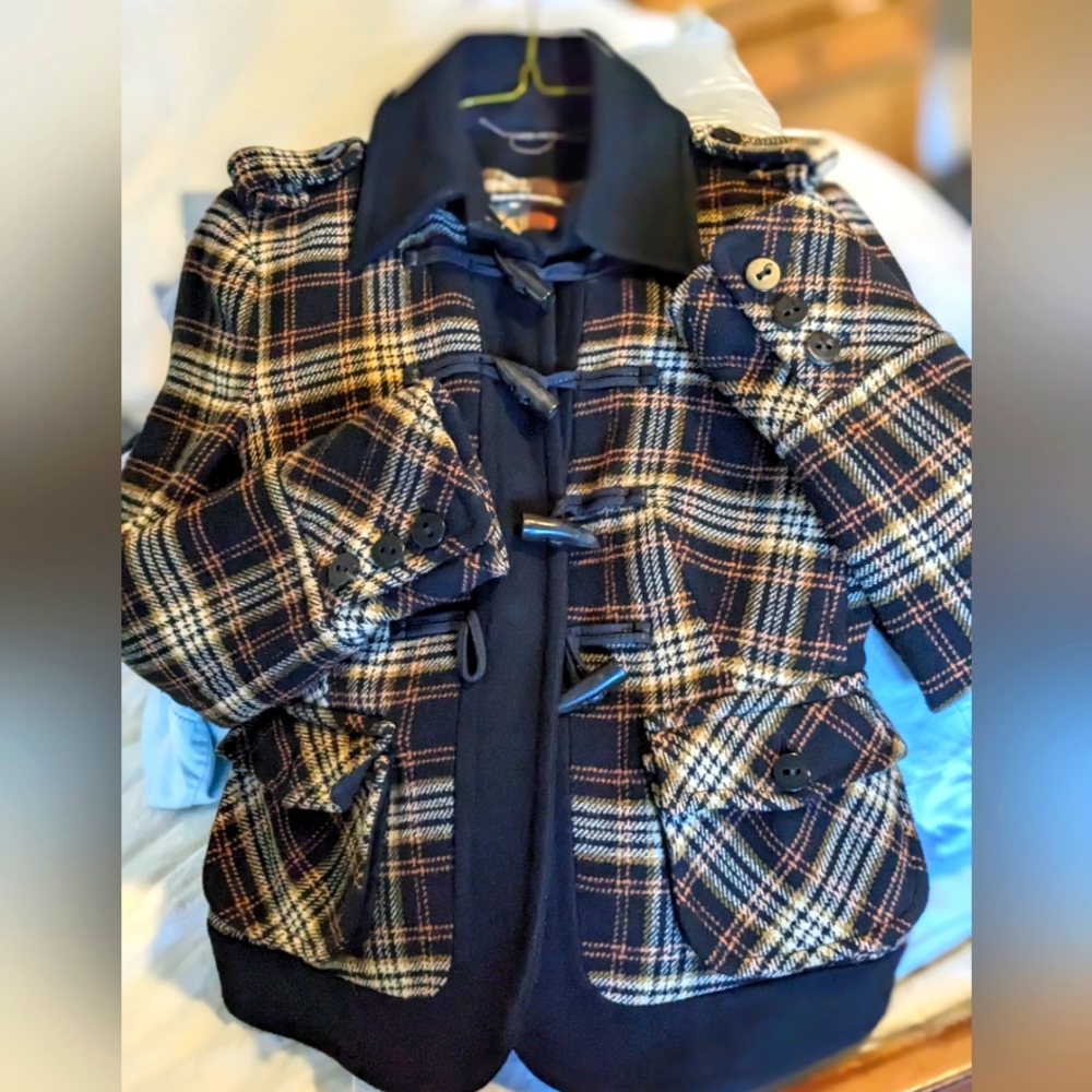 Wool plaid patterned cotton-lined mid-season short jacket